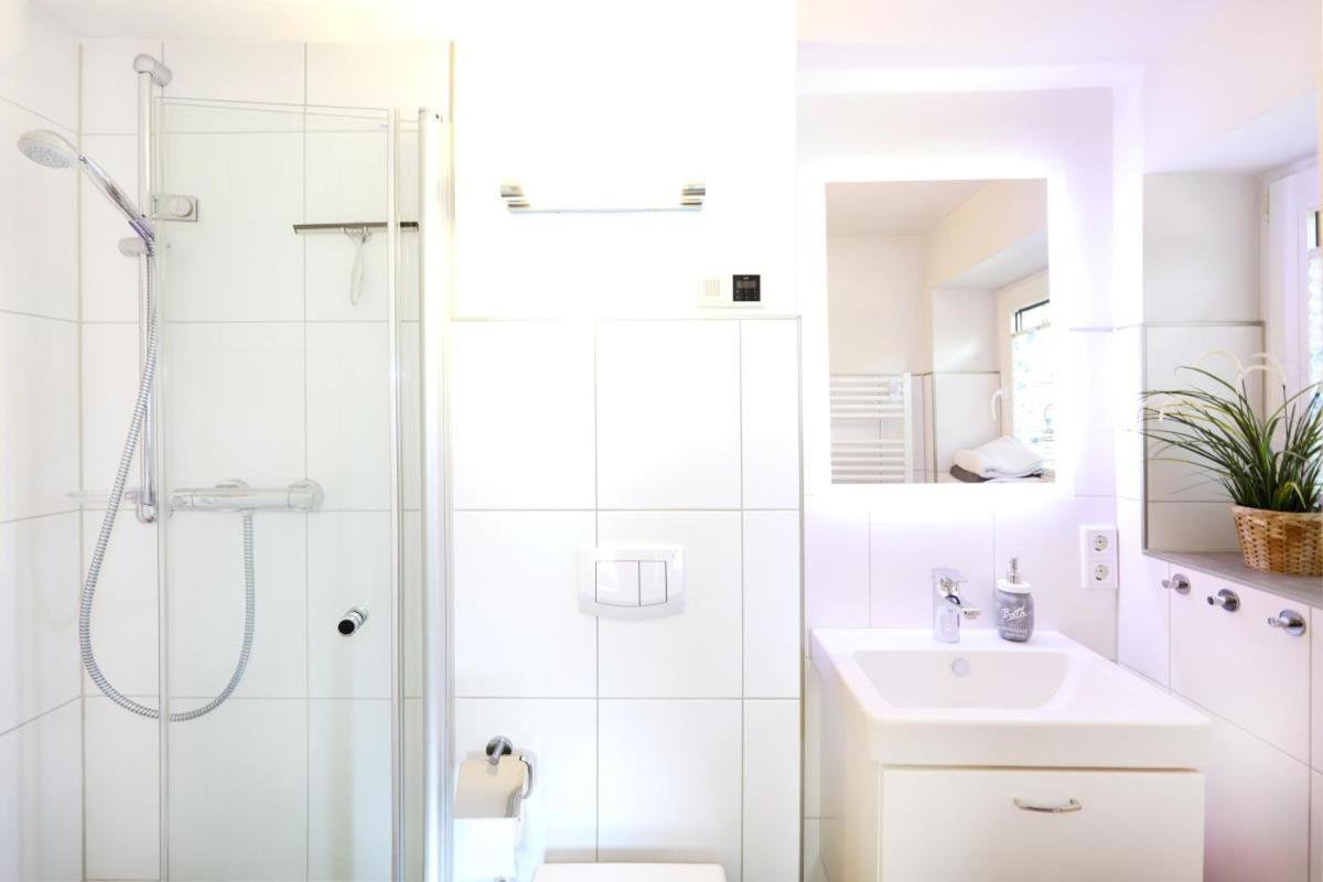 Appartement & Ferienwohnungen Thiess Rostock Eksteriør billede