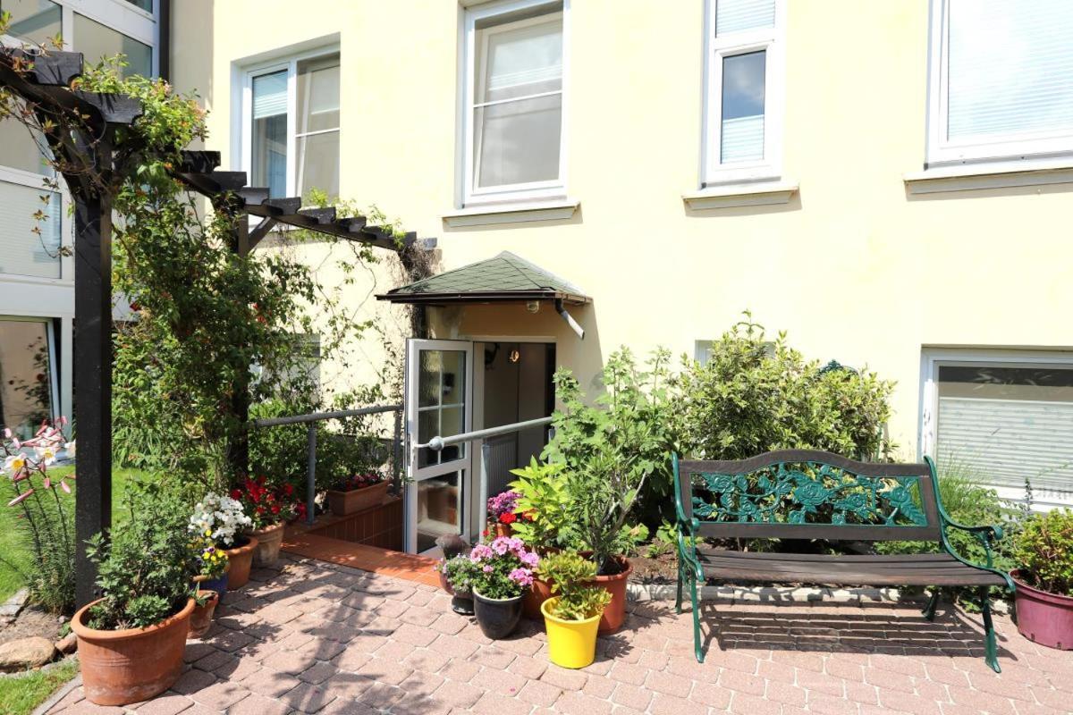 Appartement & Ferienwohnungen Thiess Rostock Eksteriør billede