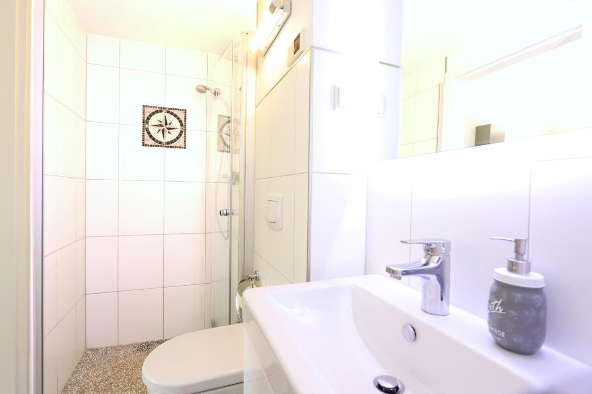 Appartement & Ferienwohnungen Thiess Rostock Eksteriør billede